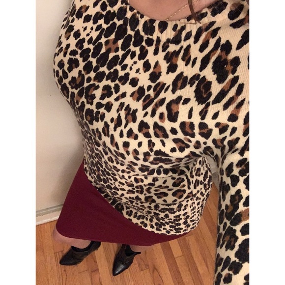 COPY - Forever 21 Cheetah print sweater - Picture 4 of 6